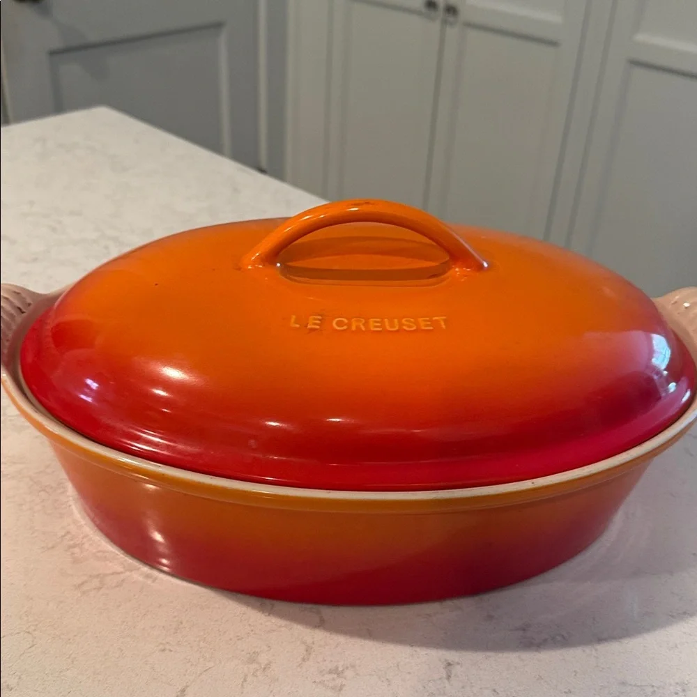 Le Creuset Heritage Oval Casserole (Flame) - Picture 6 of 7